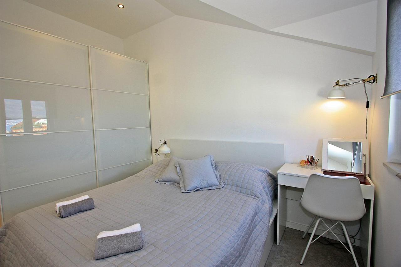 Apartman Ivana Supetar Exterior foto